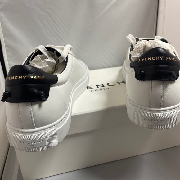 Givenchy Other - Gently worn Givenchy Mens sneaker white Urban Street 9 EU 42